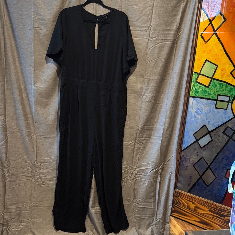 Elegant Black V-Neck Jumpsuit